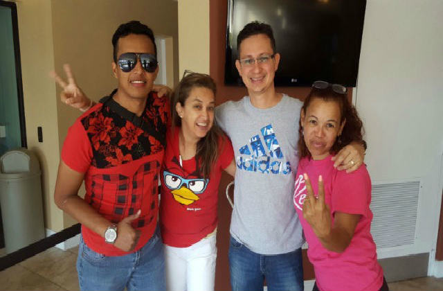 Jenny Rojas (der) es la administradora de más de 10 chats de venezolanos / Foto: Archivo