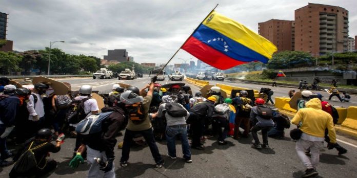 Protestas-Francisco-Fajardo-3-5-17-3-700x350