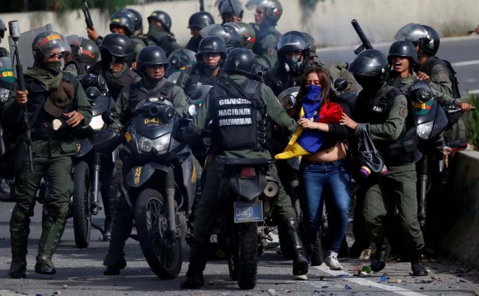 2017-07-10T213804Z_616584548_RC1D926CB7C0_RTRMADP_3_VENEZUELA-POLITICS-1