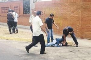 11908__2403-caroni-a
