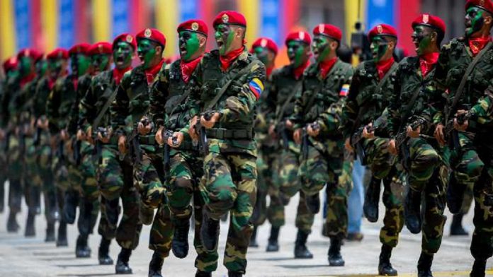 Militares venezolanos