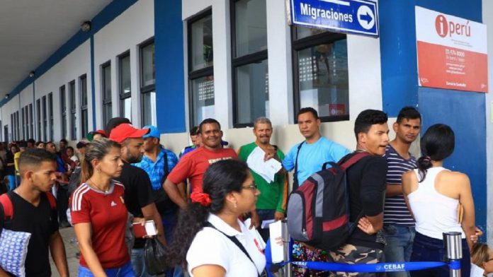 Migrantes venezolanos en Perú