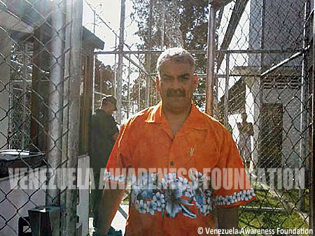 Sargento de la Policía Metropolitana(R) Julio Rodríguez abandona la cárcel militar de Ramo Verde por una medida humanitaria.