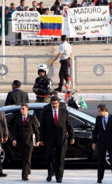 Nicolas Maduro a su llegada a Brasil. Mayo 9,2013
