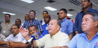 “¿Cómo Maduro hacía su trabajo como sindical? ¿Nunca reclamó, protestó, hizo huelga para hacer respetar los beneficios de los trabajadores”, dijo González