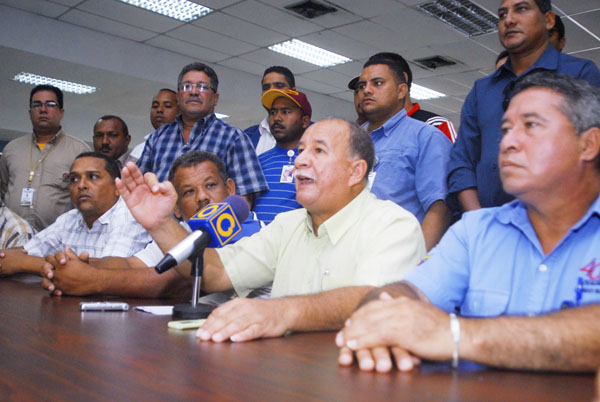 “¿Cómo Maduro hacía su trabajo como sindical? ¿Nunca reclamó, protestó, hizo huelga para hacer respetar los beneficios de los trabajadores”, dijo González