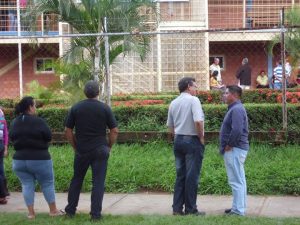 Afueras del Tribunal de Barinas
